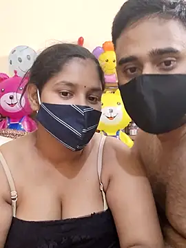 IND COUPLE1 online show from 02.24.25