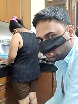 IND COUPLE1 online show from 03.04.25