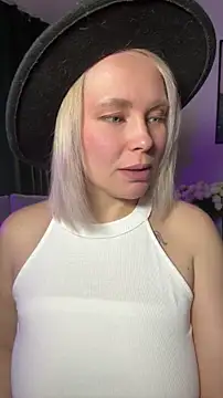Charming Daphny online show from 04.29.26