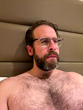 Snapshot of StarrMan99 chatting on 12.14.25 StarrMan99 online show from 12.14.25