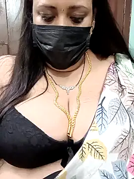 Snapshot of ashikaa_r chatting on 01.01.25 ashikaa r online show from 01.01.25