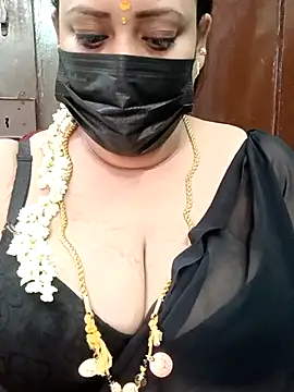 Snapshot of ashikaa_r chatting on 02.15.25 ashikaa r online show from 02.15.25