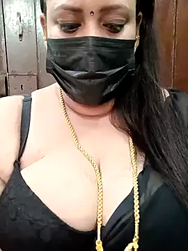 Snapshot of ashikaa_r chatting on 02.20.25 ashikaa r online show from 02.20.25