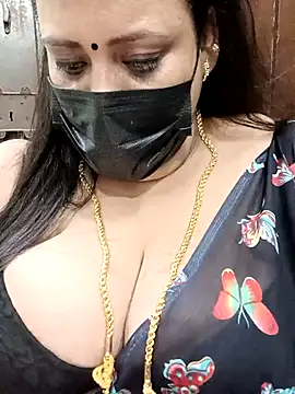 Snapshot of ashikaa_r chatting on 02.21.25 ashikaa r online show from 02.21.25