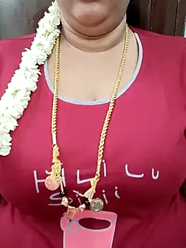 Snapshot of ashikaa_r chatting on 03.20.25 ashikaa r online show from 03.20.25