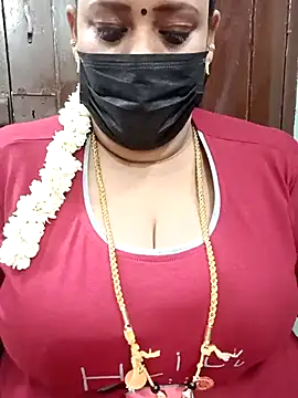 Snapshot of ashikaa_r chatting on 03.20.25 ashikaa r online show from 03.20.25