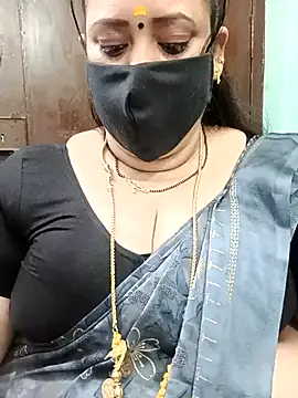 Snapshot of ashikaa_r chatting on 01.11.26 ashikaa r online show from 01.11.26