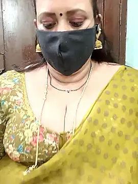 Snapshot of ashikaa_r chatting on 01.14.26 ashikaa r online show from 01.14.26