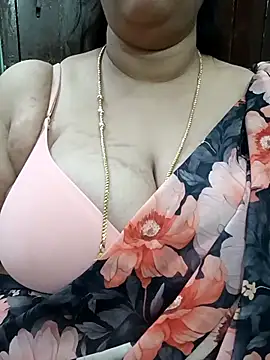 Snapshot of ashikaa_r chatting on 02.07.26 ashikaa r online show from 02.07.26