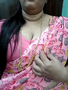 Snapshot of ashikaa_r chatting on 02.18.26 ashikaa r online show from 02.18.26