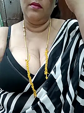 Snapshot of ashikaa_r chatting on 03.20.26 ashikaa r online show from 03.20.26