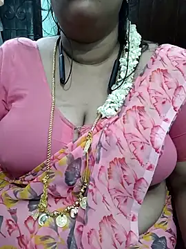 Snapshot of ashikaa_r chatting on 05.10.26 ashikaa r online show from 05.10.26