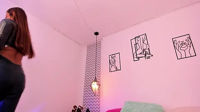 ari amisi online show from 02.25.26