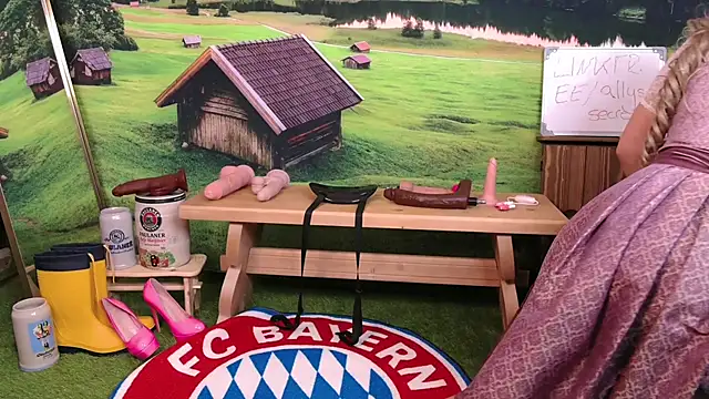 Snapshot of Allys_secret chatting on 09.24.25 Allys secret online show from 09.24.25