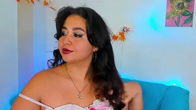 Snapshot of LiahDiaz chatting on 12.24.24 LiahDiaz online show from 12.24.24