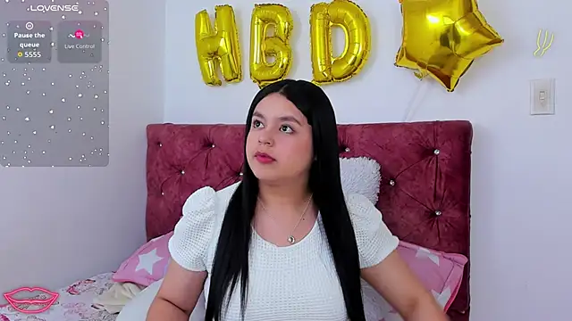 Snapshot of skyhotgirll chatting on 03.28.26 skyhotgirll online show from 03.28.26