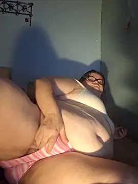 Snapshot of mcv131985 chatting on 02.16.25 mcv131985 online show from 02.16.25