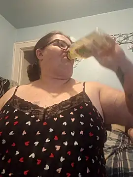 Snapshot of mcv131985 chatting on 02.27.25 mcv131985 online show from 02.27.25