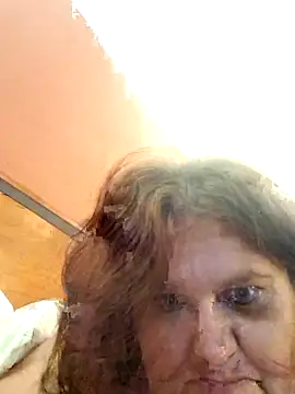 Snapshot of mcv131985 chatting on 10.01.25 mcv131985 online show from 10.01.25