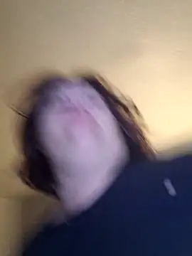 Snapshot of mcv131985 chatting on 11.05.25 mcv131985 online show from 11.05.25