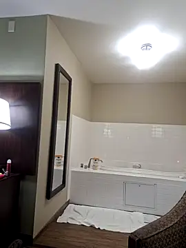 Snapshot of mcv131985 chatting on 11.29.25 mcv131985 online show from 11.29.25