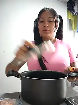 Snapshot of luisa16xxx chatting on 10.11.25 luisa16xxx online show from 10.11.25