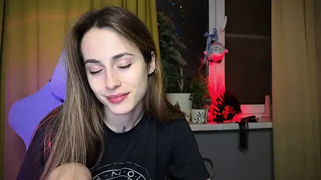 Snapshot of aviva_faith chatting on 12.19.24 aviva faith online show from 12.19.24