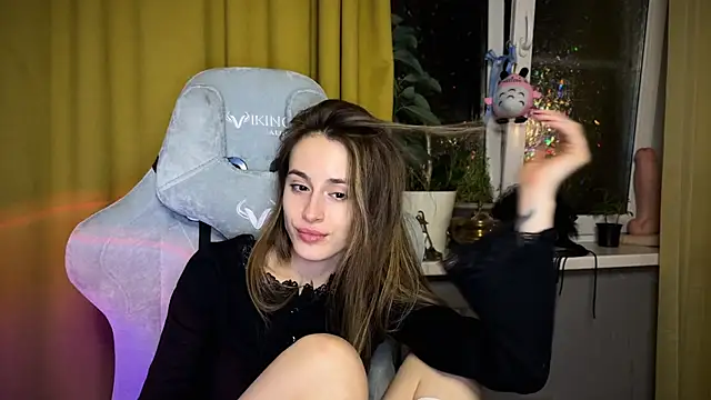Snapshot of aviva_faith chatting on 12.24.24 aviva faith online show from 12.24.24
