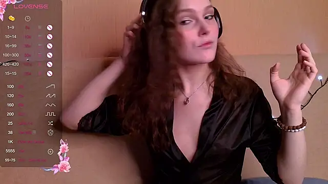 Snapshot of Jenna_Sativa chatting on 02.13.25 Jenna Sativa online show from 02.13.25