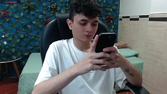 Waturox online show from 02.13.25