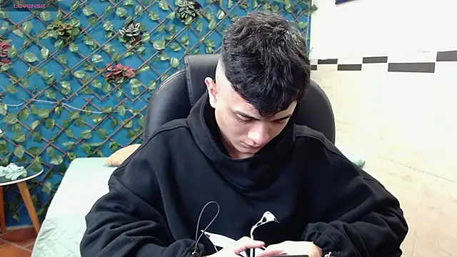 Waturox online show from 02.15.25