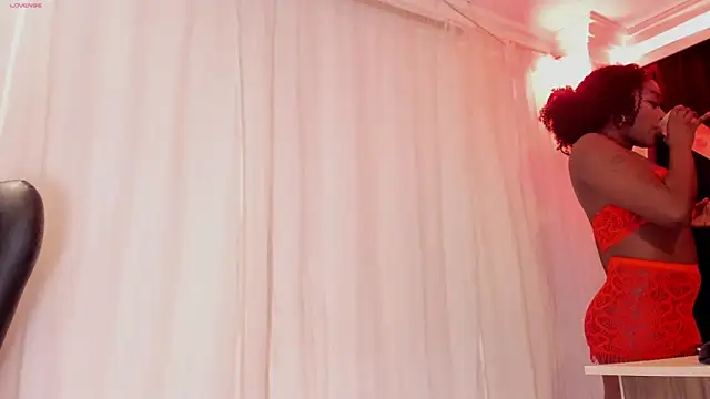 MiaKnox online show from 06.12.26