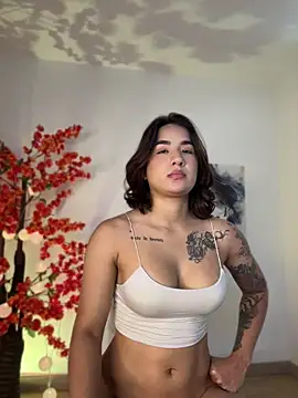 VictoriaHiill online show from 04.30.26