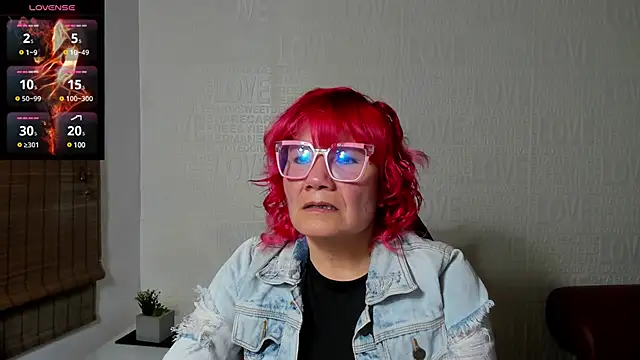 Snapshot of Salomeediaz_ chatting on 01.24.25 Salomeediaz online show from 01.24.25