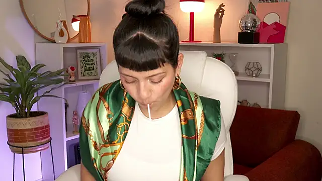 nahiapaws online show from 10.09.25