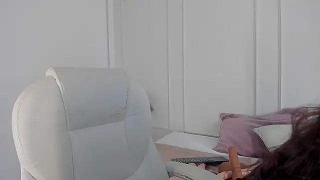 Mariapettit online show from 02.14.25