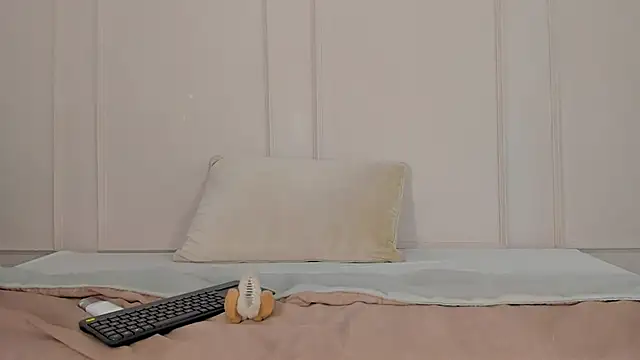 Mariapettit online show from 02.20.25