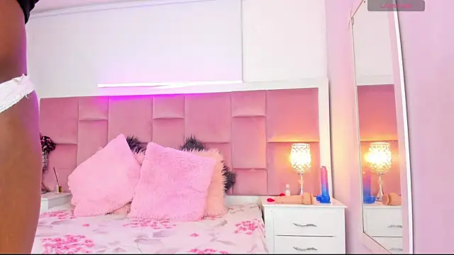 DaphneLloyd online show from 12.03.24