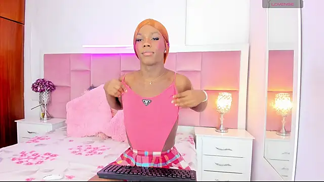 DaphneLloyd online show from 12.05.24