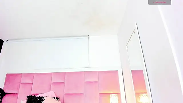 DaphneLloyd online show from 12.14.24