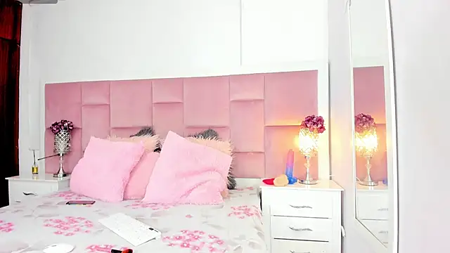 DaphneLloyd online show from 01.20.25