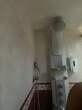 Snapshot of Charlotte_cute18 chatting on 12.19.24 Charlotte cute18 online show from 12.19.24