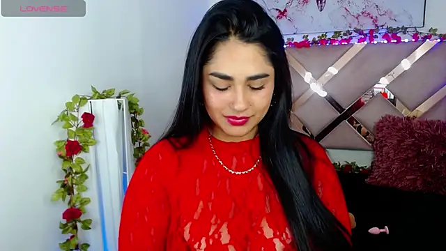 Snapshot of Charlotte_cute18 chatting on 02.25.25 Charlotte cute18 online show from 02.25.25