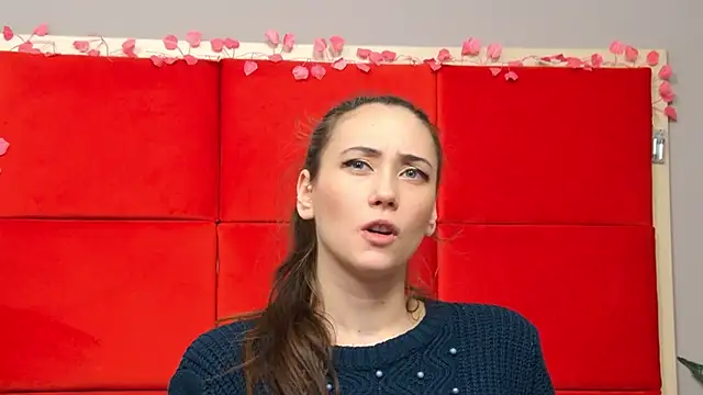 Snapshot of AliceMunro chatting on 01.25.25 AliceMunro online show from 01.25.25