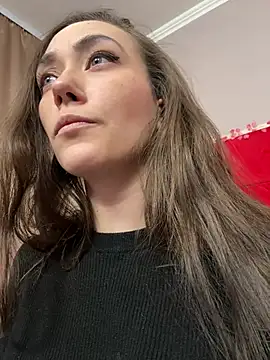 Snapshot of AliceMunro chatting on 02.11.25 AliceMunro online show from 02.11.25