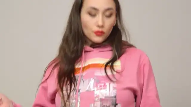 Snapshot of AliceMunro chatting on 02.17.25 AliceMunro online show from 02.17.25