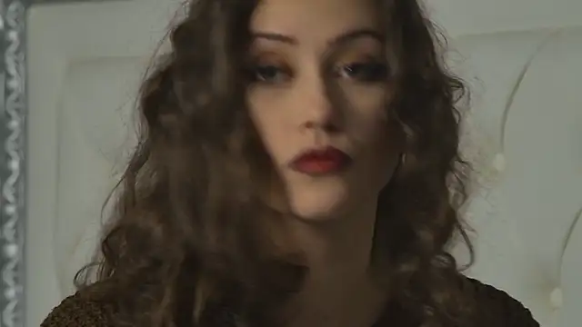 Snapshot of AliceMunro chatting on 10.02.25 AliceMunro online show from 10.02.25