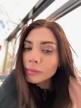 Snapshot of Accole chatting on 03.14.25 Accole online show from 03.14.25