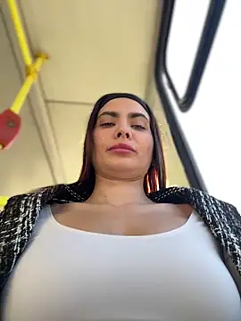 Snapshot of Accole chatting on 09.11.25 Accole online show from 09.11.25