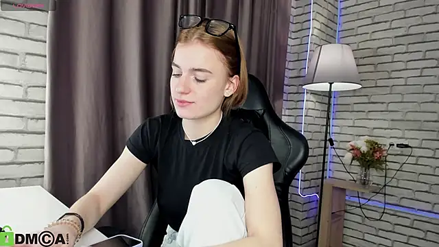 Stacey Brown online show from 02.02.26